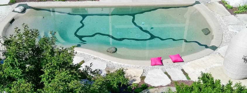 Bio.Design Pool mit Terrassenanschluss